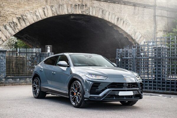 Kahn ABS Front Vent Winglets for Lamborghini Urus (2018-Present)