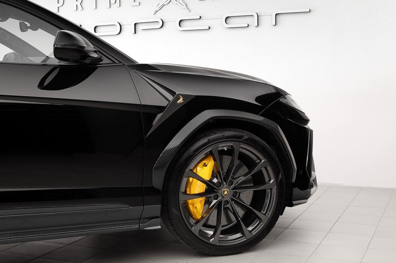 TopCar Fender Extensions in Visible Carbon Fiber (4pcs) for Lamborghini Urus