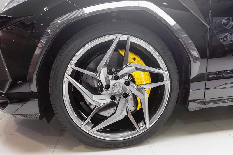 TopCar Forged Ultralight Stealth Edition Wheels - Set of 4 (Front 22x10 ET28, Rear 22x11 ET22) for Lamborghini Urus