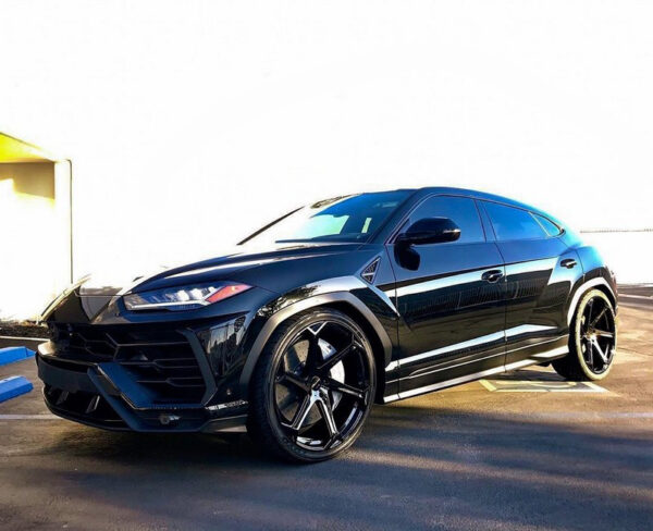 Giovanna Dalar X for Lamborghini Urus