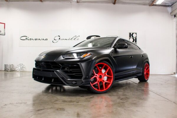 Giovanna Haleb for Lamborghini Urus