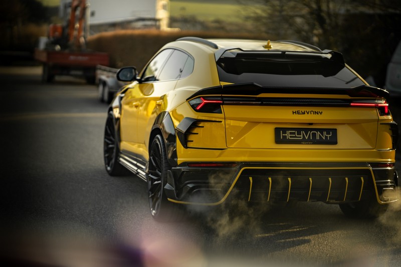Keyvany Carbon Fiber Rear Roof Spoiler for Lamborghini Urus