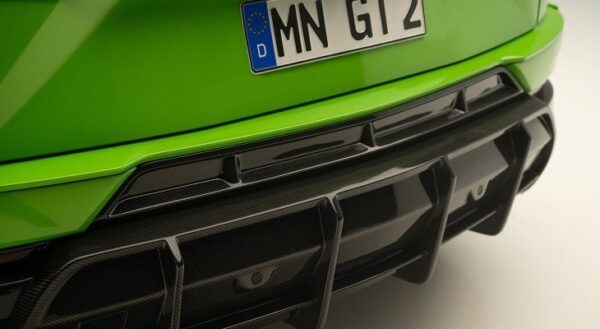 Novitec Rear Bumper Middle Cover for Lamborghini Urus S