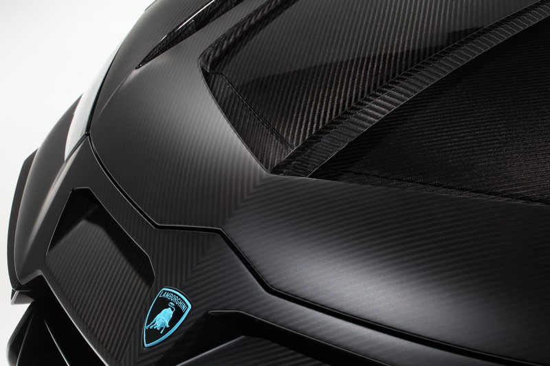 TopCar Body Kit with Carbon Parts for URUS R'Evo Carbon Edition