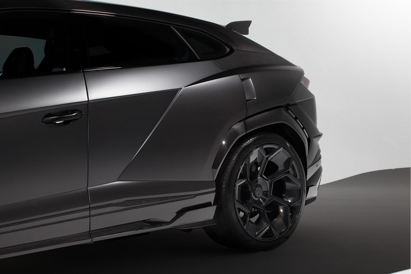 TopCar Body Kit with Carbon Parts for URUS R'Evo Carbon Edition