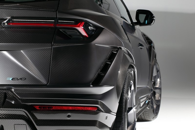 TopCar Body Kit with Carbon Parts for URUS R'Evo Carbon Edition