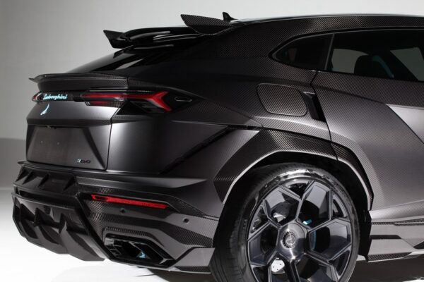 TopCar Carbon Fuel Cap for URUS R’Evo Carbon Edition