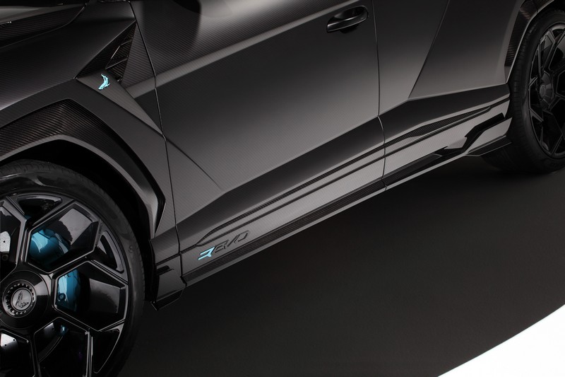 TopCar Carbon Side Skirts, 6 pcs for URUS R’Evo Carbon Edition