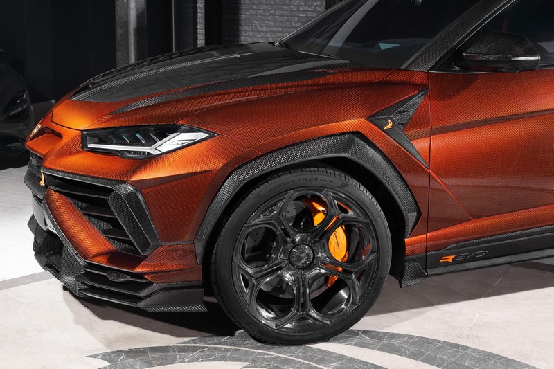 TopCar Stealth Carbon Front Fenders, 2 pcs for URUS R'Evo Stealth Edition