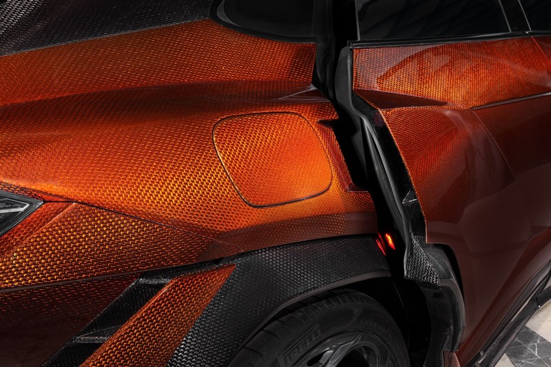 TopCar Stealth Carbon Fuel Cap for URUS R’Evo Stealth Edition