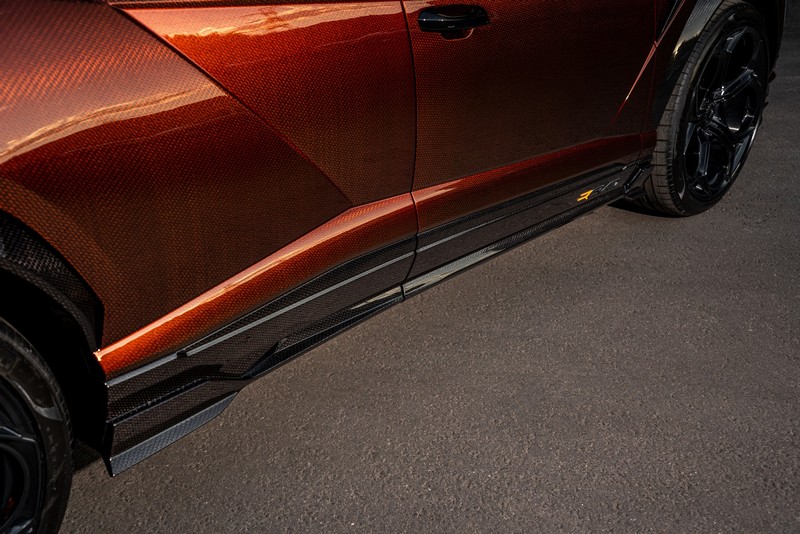 TopCar Stealth Carbon Side Skirts, 6 pcs for URUS R’Evo Stealth Edition