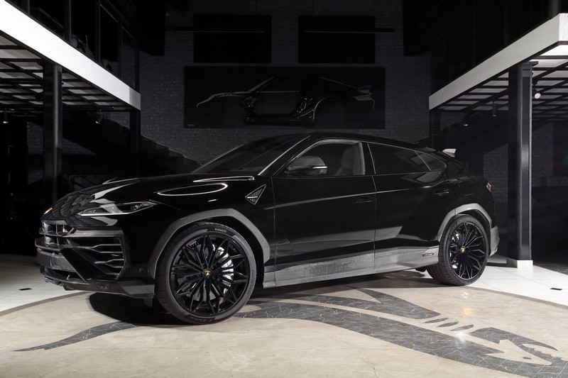 TopCar Fender Extensions (6 Pcs) in Visible Carbon Fiber for Lamborghini Urus SE Light Pack