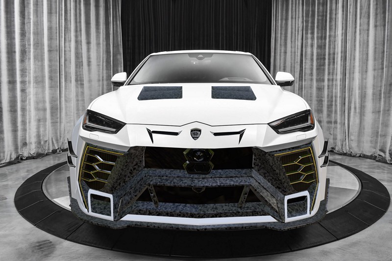 Carbon Fiber Front Bumper & Hood: Fits the OEM Lamborghini Urus Performante & S