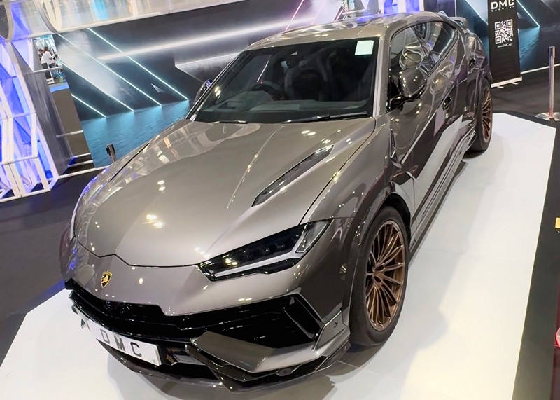 DMC Carbon Fiber Front Hood / Engine Bonnet for Lamborghini Urus Performante & Urus S